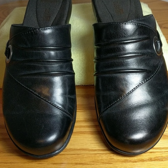 Clarks shoes - Picture 2 of 8